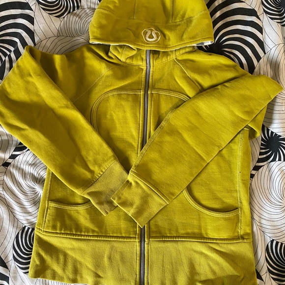 Lululemon Scuba hoodie - Picture 1 of 7